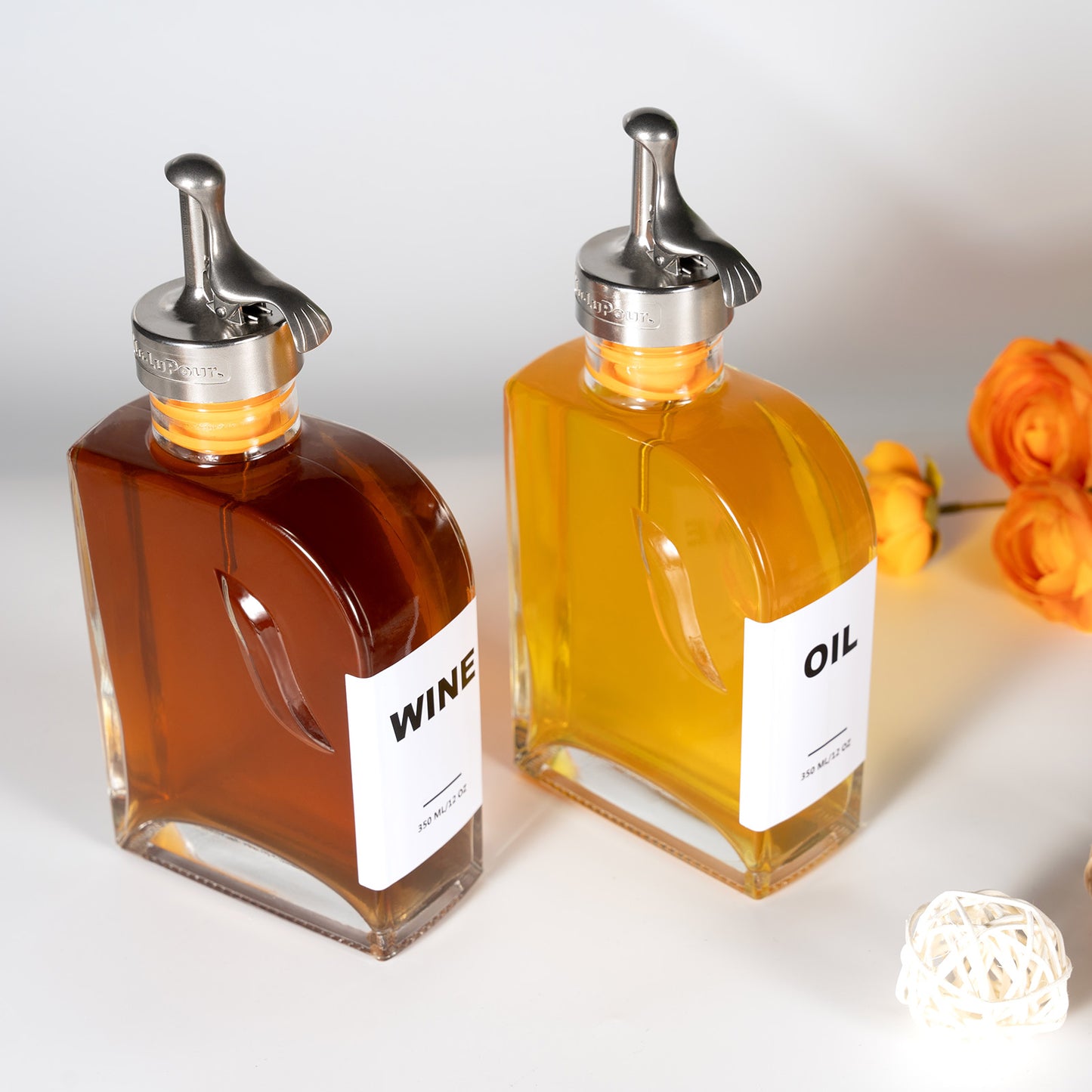 Easy-handle Oil Dispenser Bottle with Stainless Steel Pourer Spouts